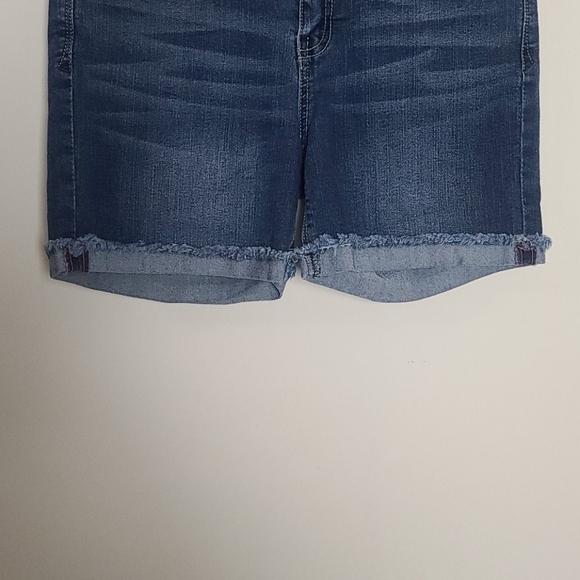 Kensie jean shorts - Picture 3 of 7